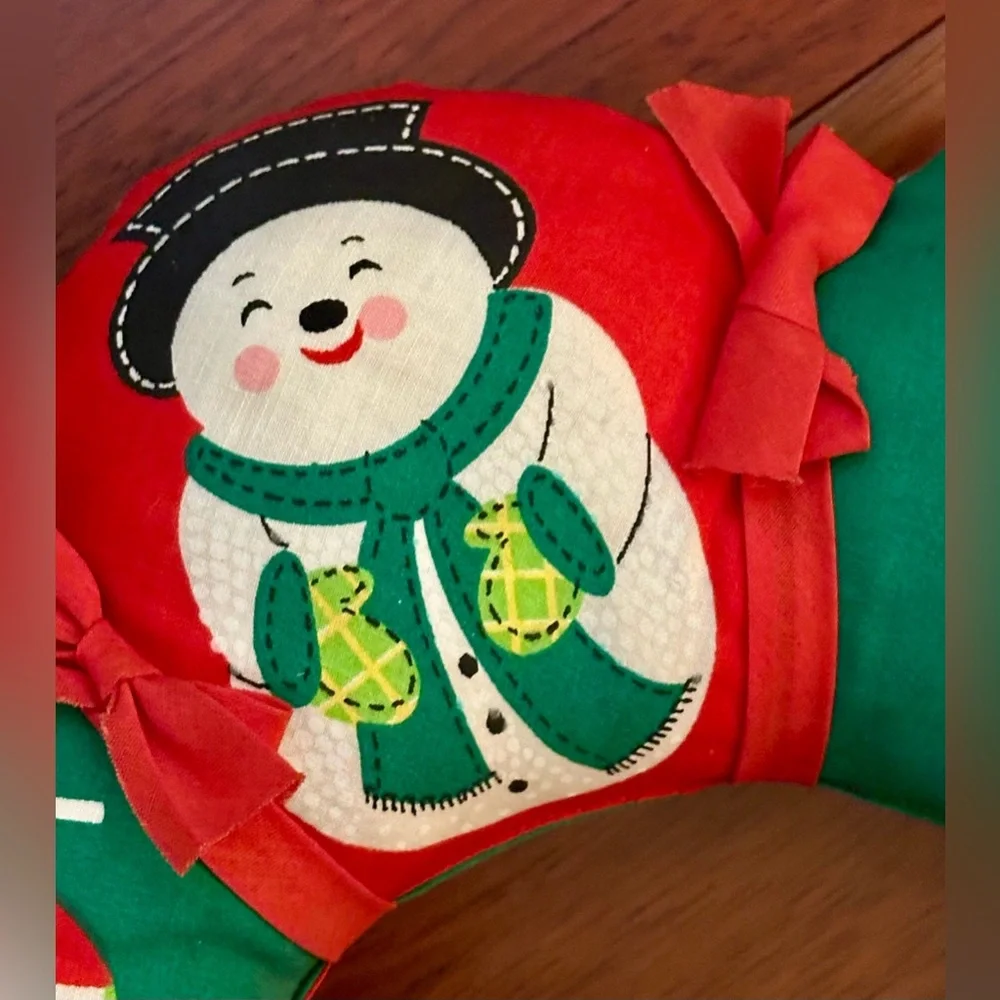Handmade Vintage 1970’s Fabric Stuffed Holiday Christmas Wreath Folk Art CLEAN!